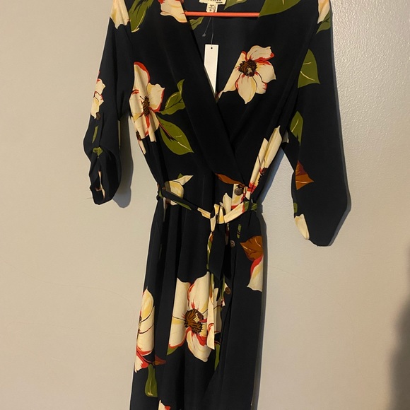 Monteau Dresses & Skirts - Gorgeous Monteau dress